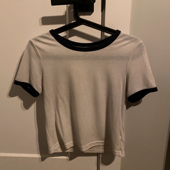 🕊Cropped Basic Tee🕊 - Picture 1 of 5